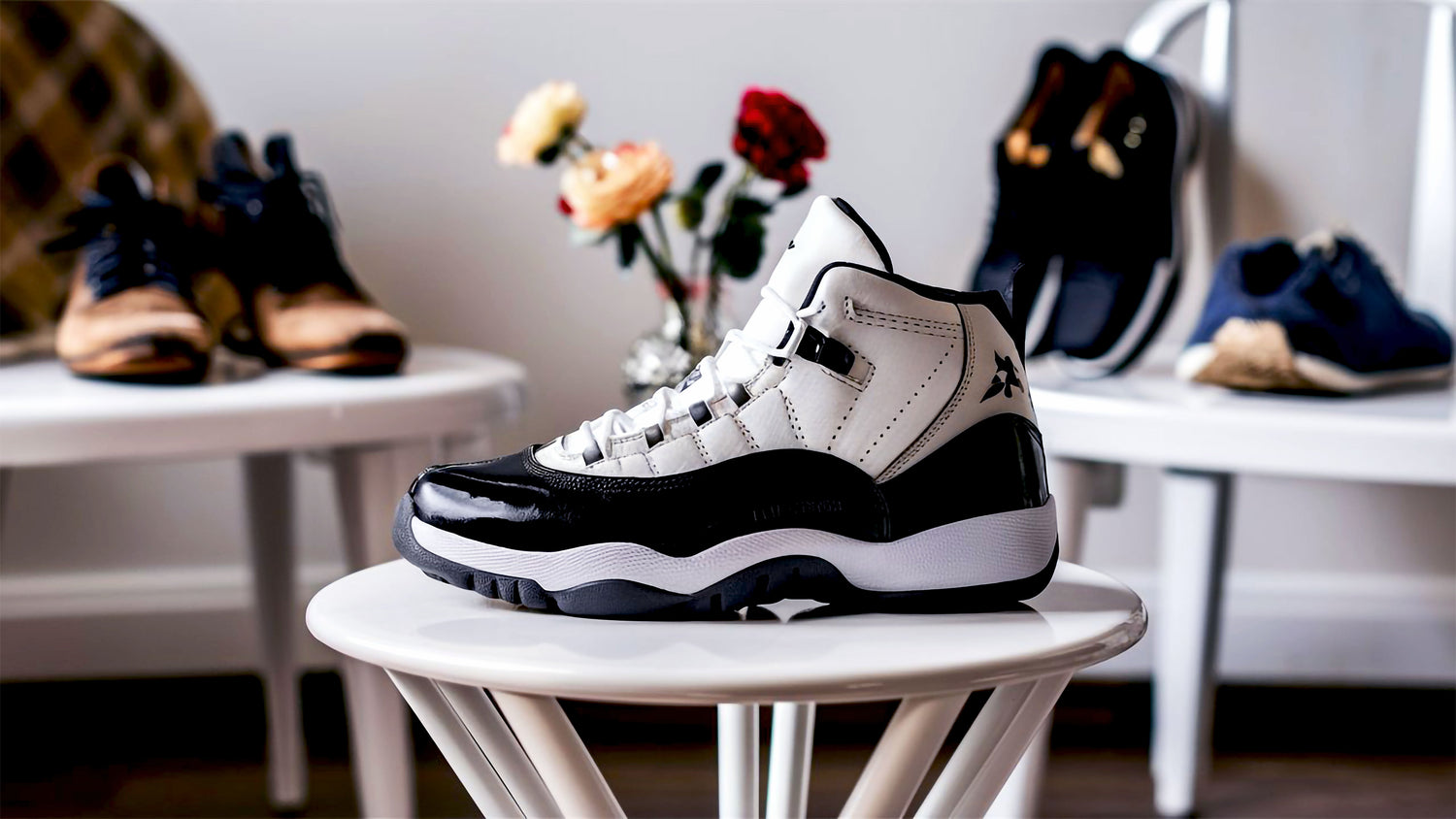 SNEAKERS